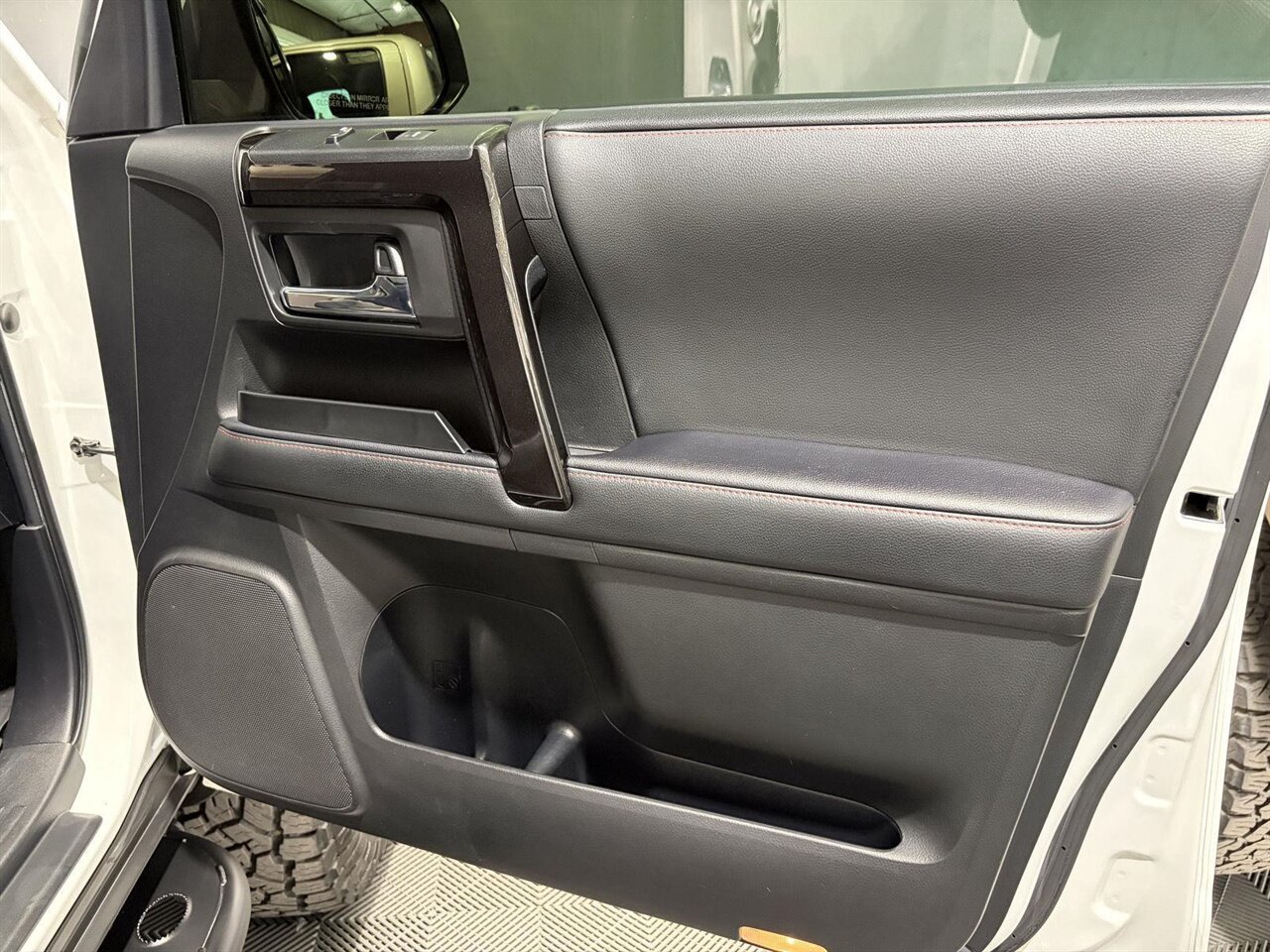 2020 Toyota 4Runner TRD Off-Road Premium   - Photo 36 - Victorville, CA 92392