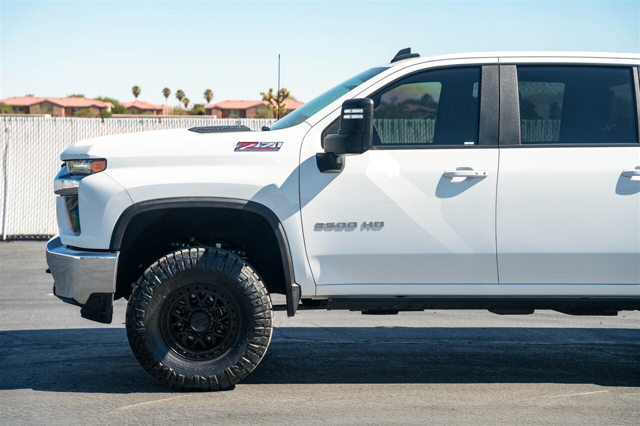 2022 Chevrolet Silverado 2500HD LT   - Photo 8 - Victorville, CA 92392