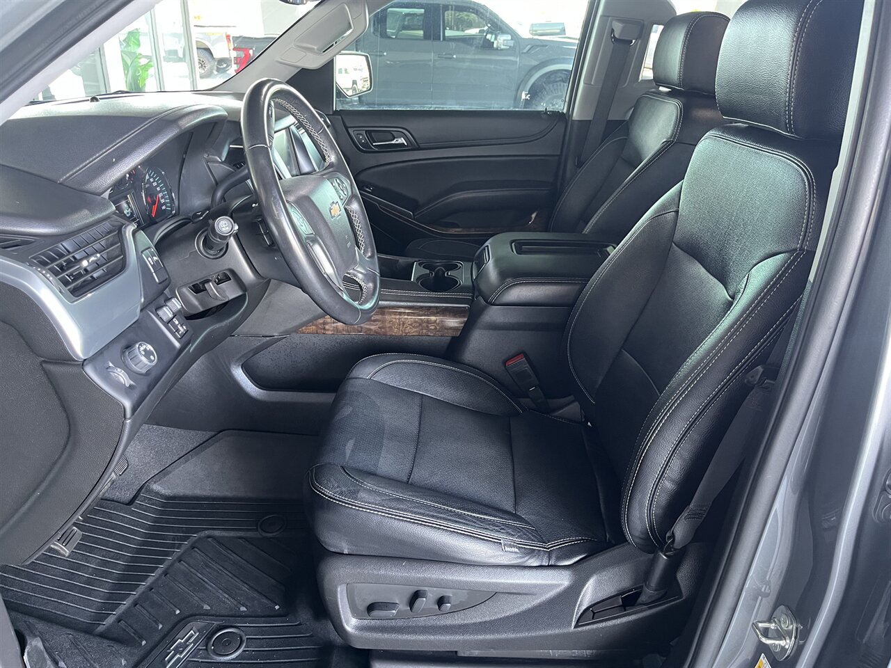 2020 Chevrolet Tahoe LS Only 46,000 Miles | Leveled on 24 " Wheels | Clean California SUV - Photo 3 - Victorville, CA 92392