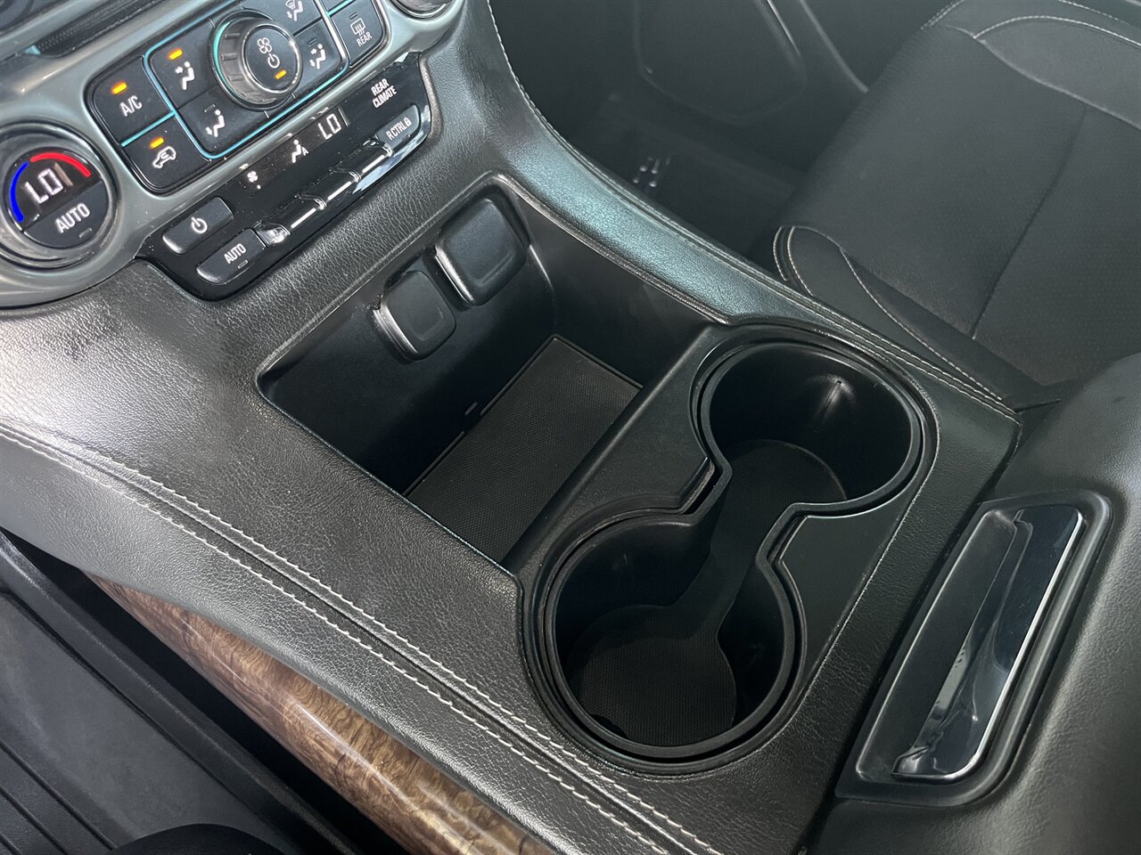 2020 Chevrolet Tahoe LS Only 46,000 Miles | Leveled on 24 " Wheels | Clean California SUV - Photo 17 - Victorville, CA 92392
