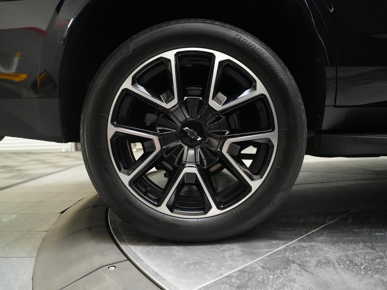 2022 Chevrolet Tahoe RST   - Photo 5 - Victorville, CA 92392