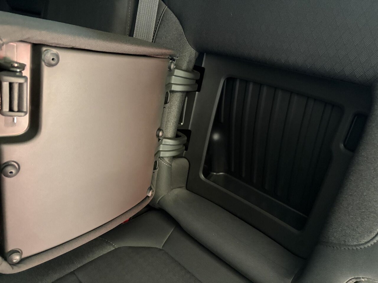 2020 Chevrolet Silverado 1500 LT - Photo 17 - Victorville, CA 92392