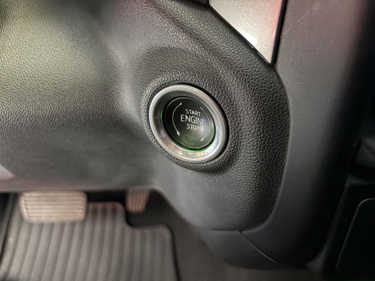 2020 Chevrolet Silverado 1500 LT - Photo 13 - Victorville, CA 92392