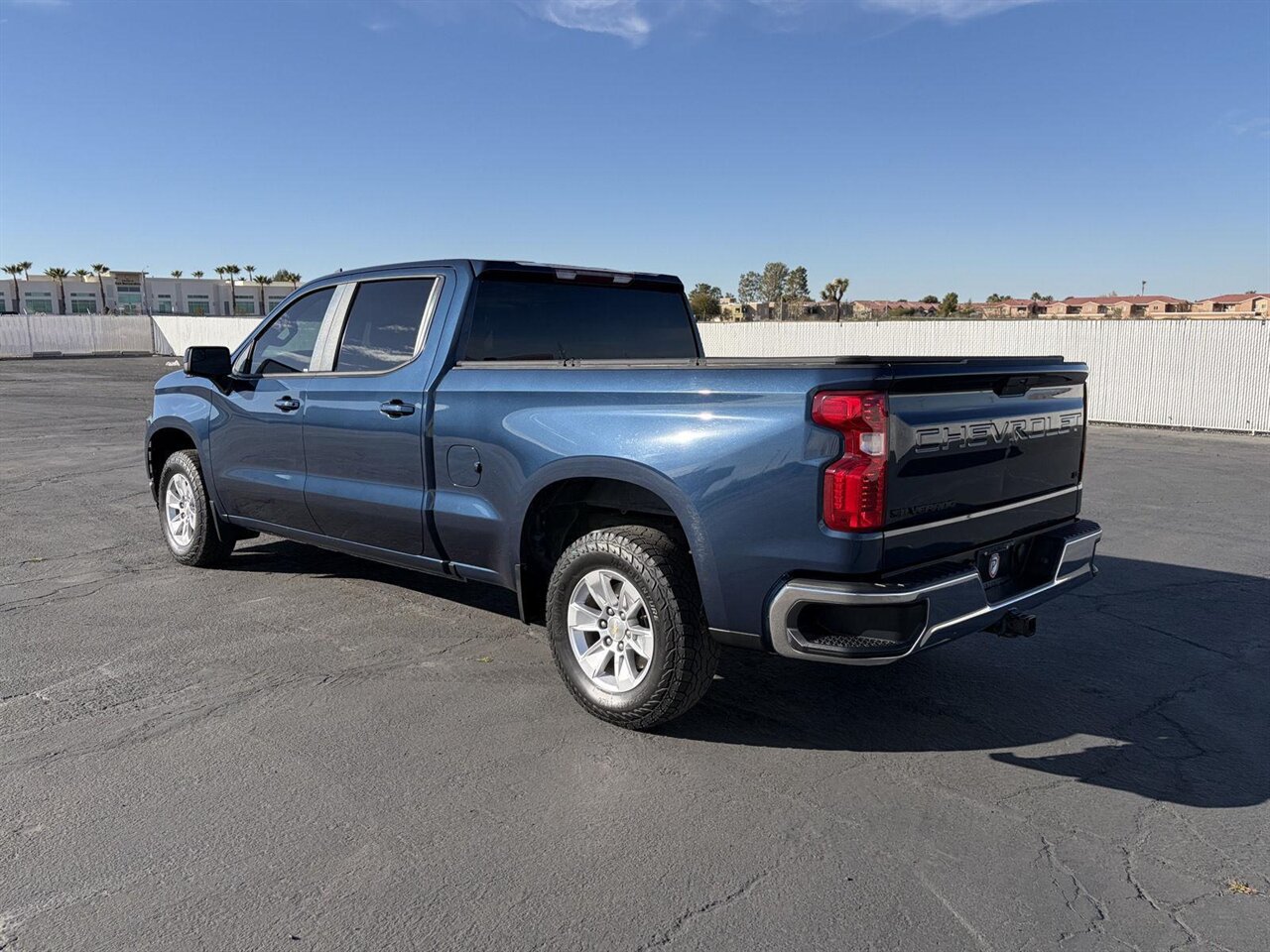 2020 Chevrolet Silverado 1500 LT - Photo 3 - Victorville, CA 92392