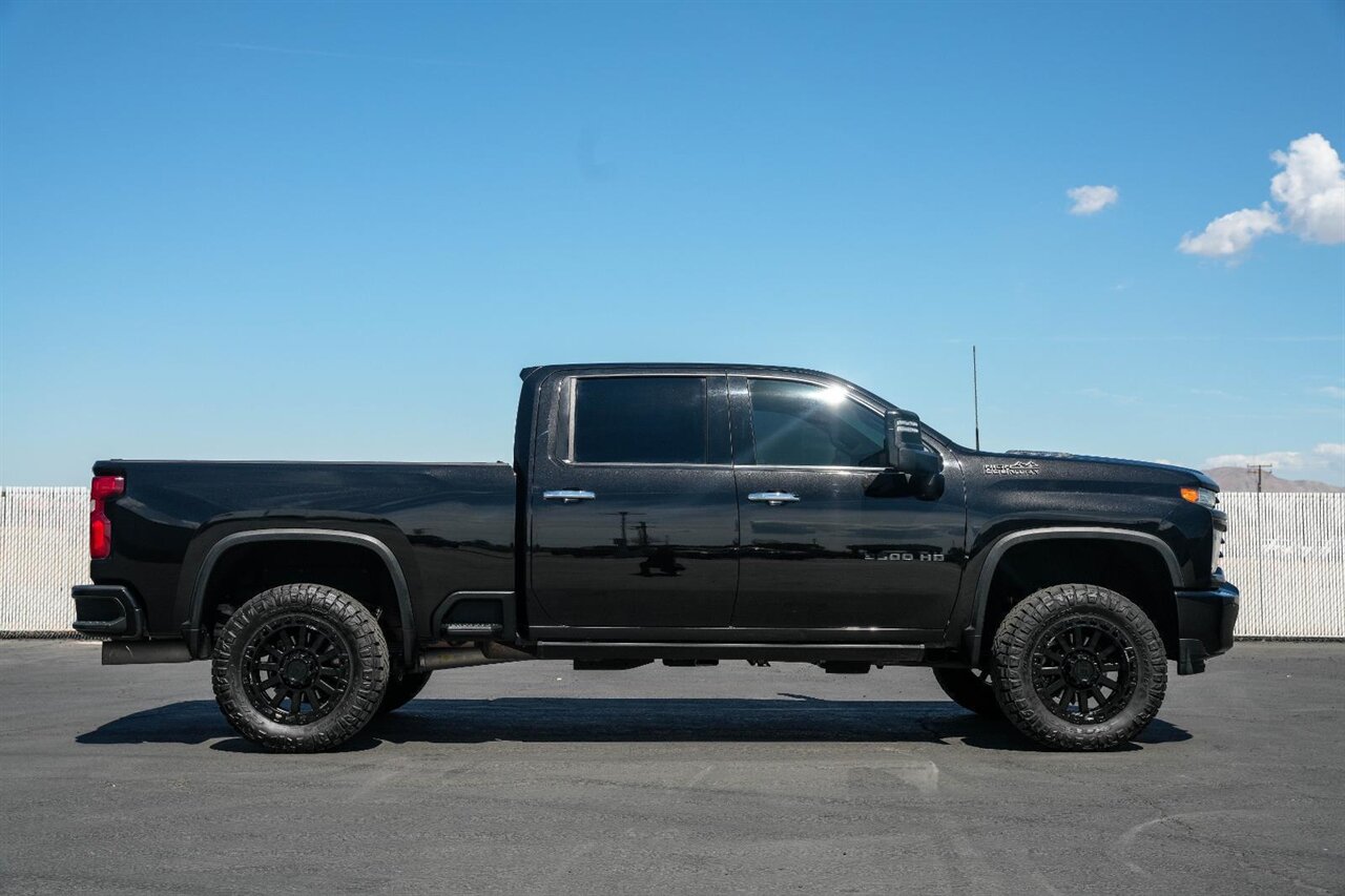 2022 Chevrolet Silverado 3500HD High Country   - Photo 9 - Victorville, CA 92392
