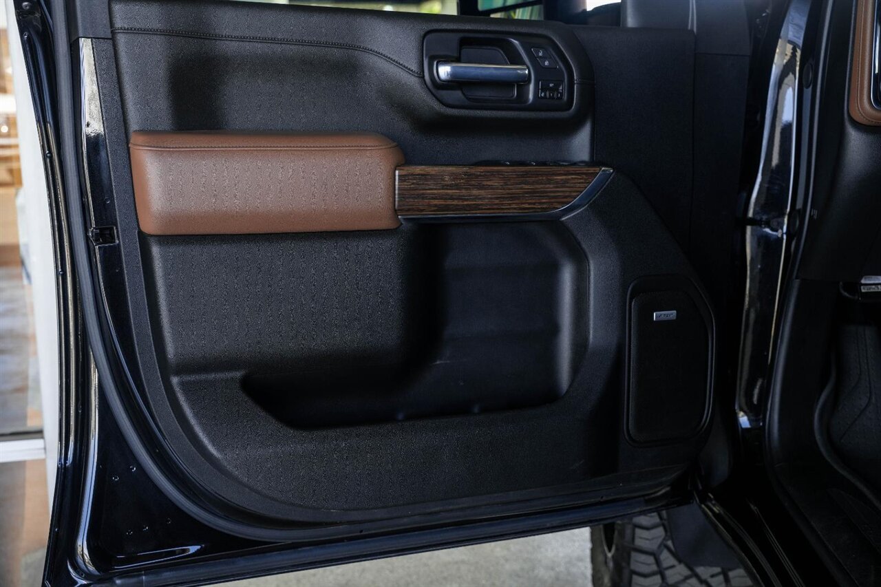 2022 Chevrolet Silverado 3500HD High Country   - Photo 17 - Victorville, CA 92392