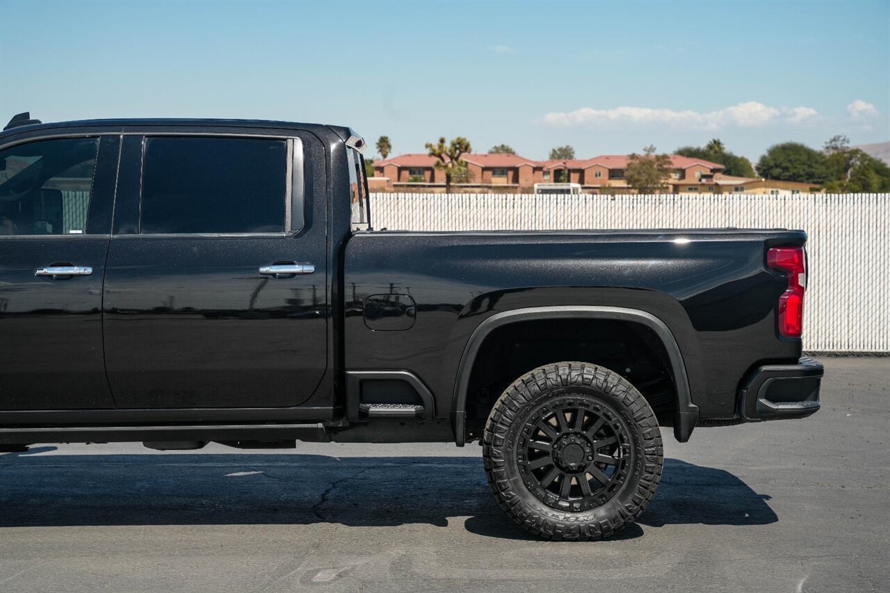 2022 Chevrolet Silverado 3500HD High Country   - Photo 8 - Victorville, CA 92392