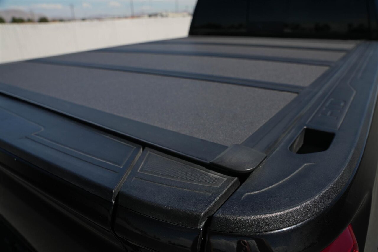 2022 Chevrolet Silverado 3500HD High Country   - Photo 13 - Victorville, CA 92392