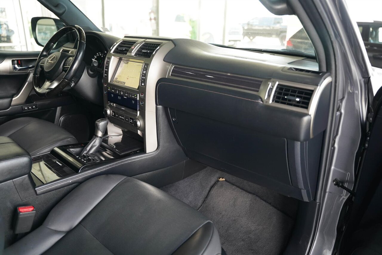 2021 Lexus GX 460   - Photo 24 - Victorville, CA 92392