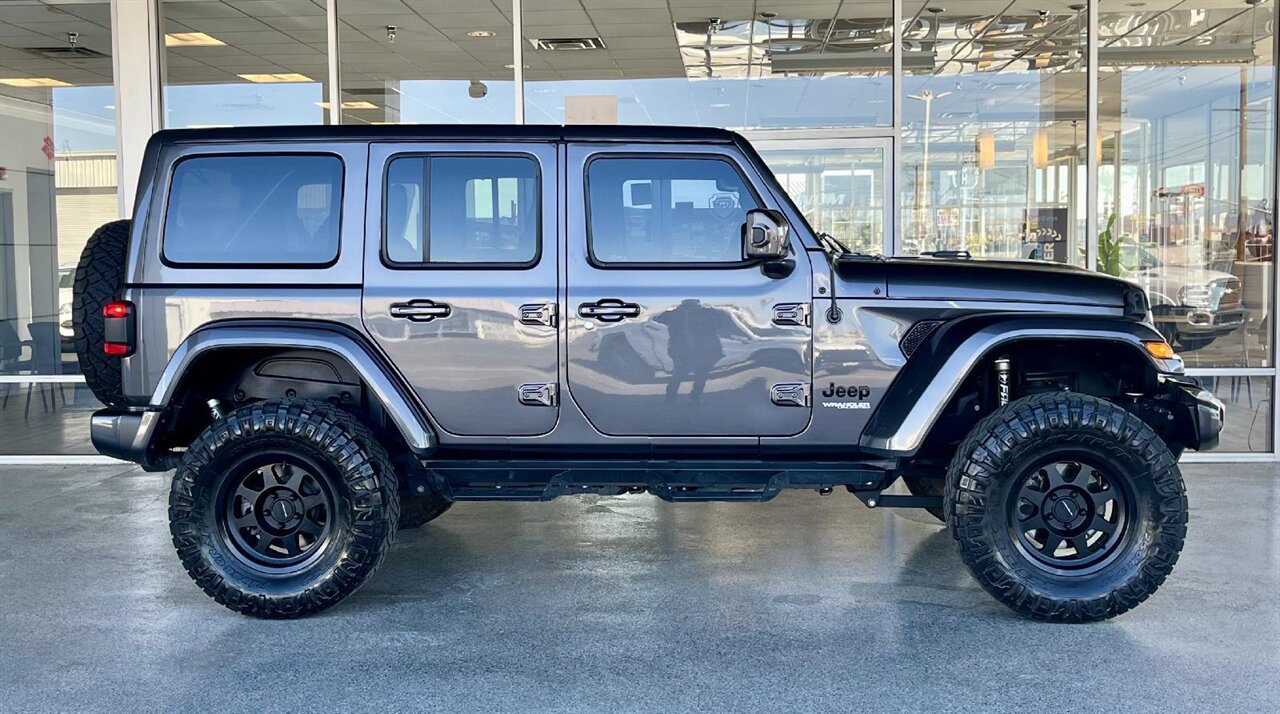 2020 Jeep Wrangler Unlimited Sahara  High Altitude - Photo 11 - Victorville, CA 92392