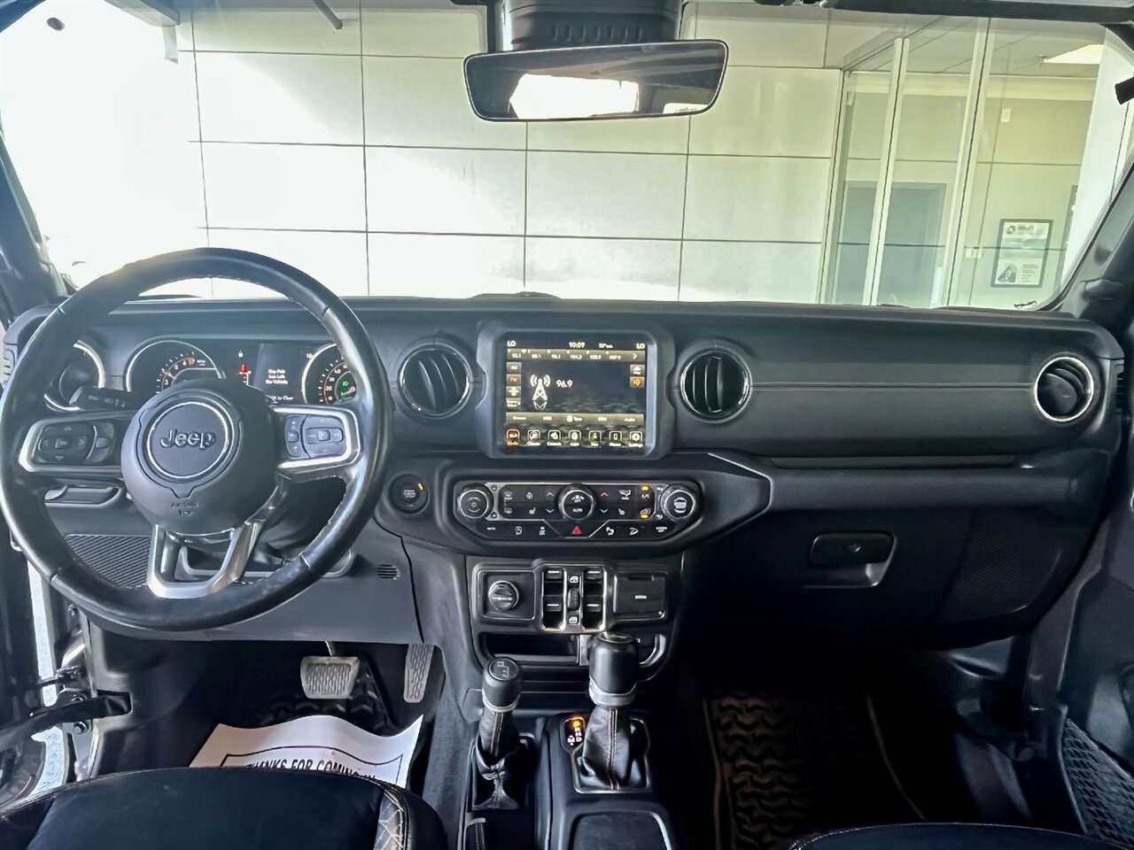 2020 Jeep Wrangler Unlimited Sahara  High Altitude - Photo 5 - Victorville, CA 92392