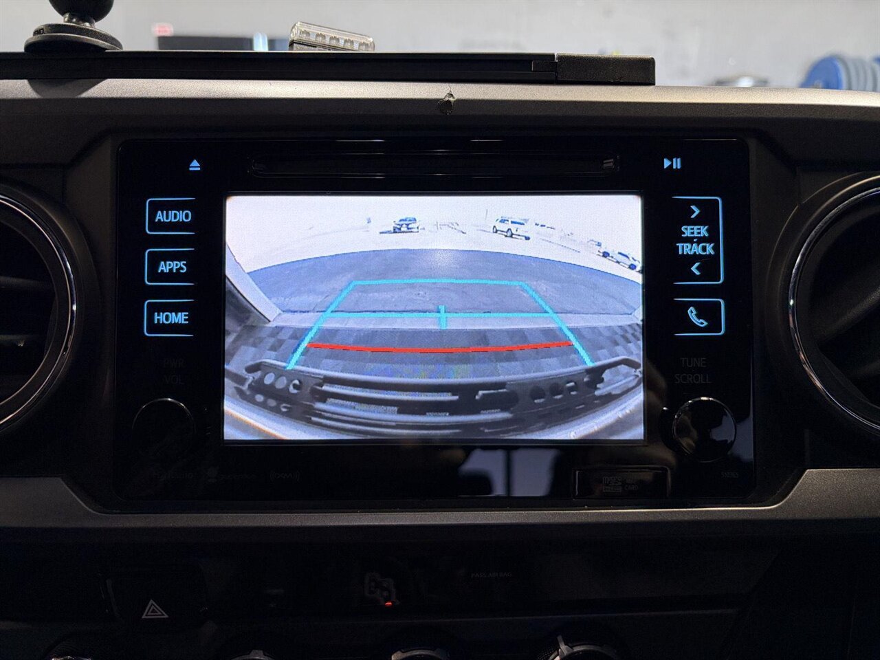 2018 Toyota Tacoma TRD Off-Road   - Photo 29 - Victorville, CA 92392