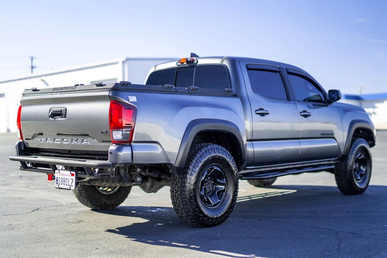 2018 Toyota Tacoma TRD Off-Road   - Photo 10 - Victorville, CA 92392
