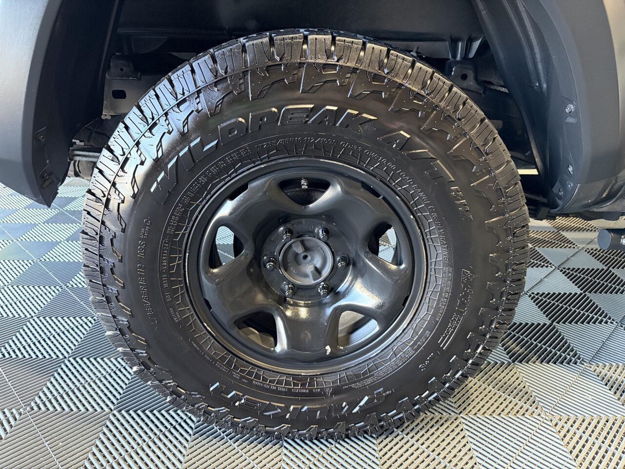 2018 Toyota Tacoma TRD Off-Road   - Photo 15 - Victorville, CA 92392