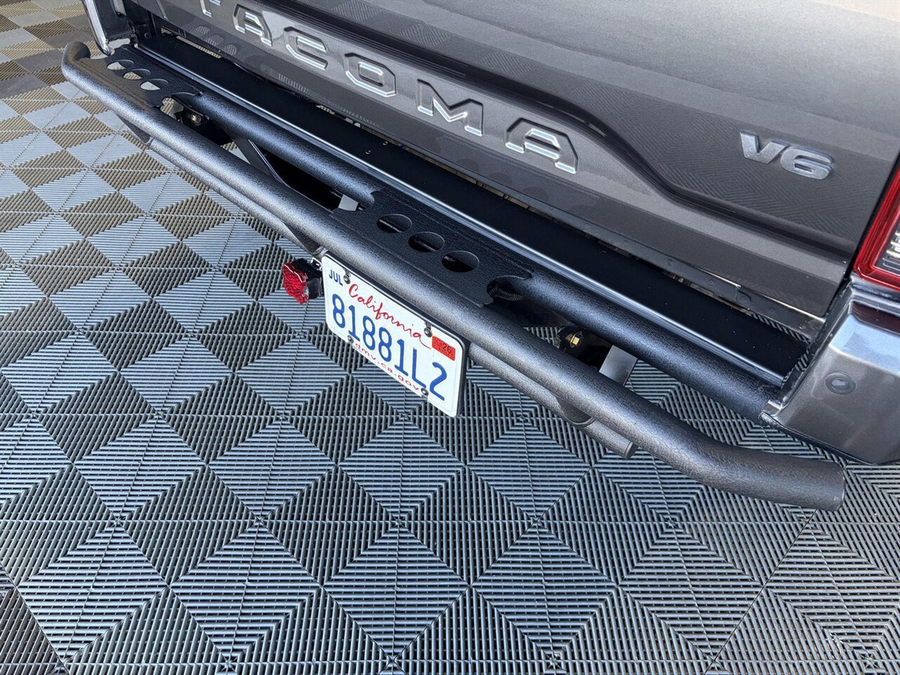 2018 Toyota Tacoma TRD Off-Road   - Photo 12 - Victorville, CA 92392