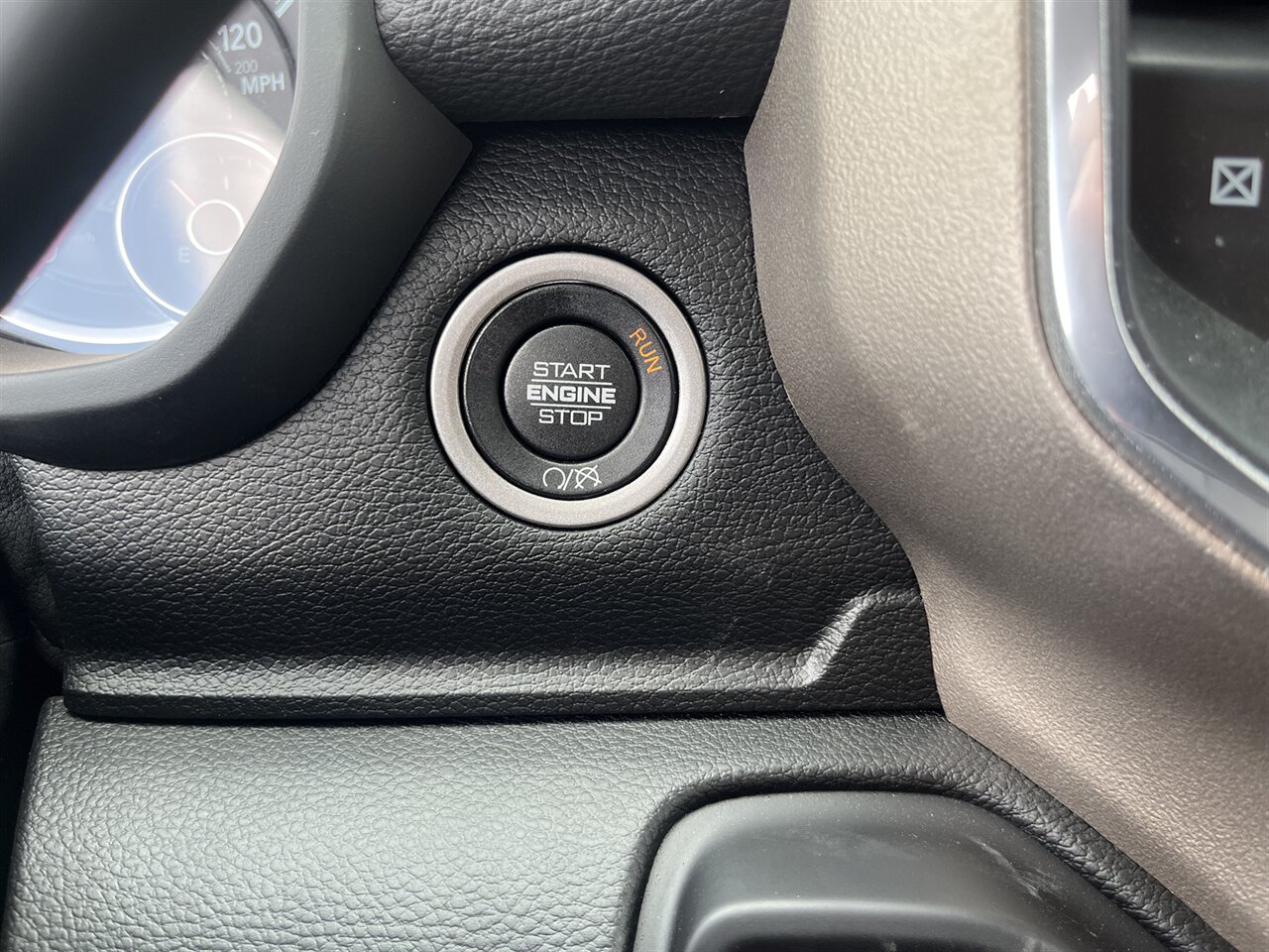 2024 RAM 2500 Laramie 4x4 Cummins Diesel | Only 300 Miles | $5,000 in Upgrades Included - Photo 21 - Victorville, CA 92392