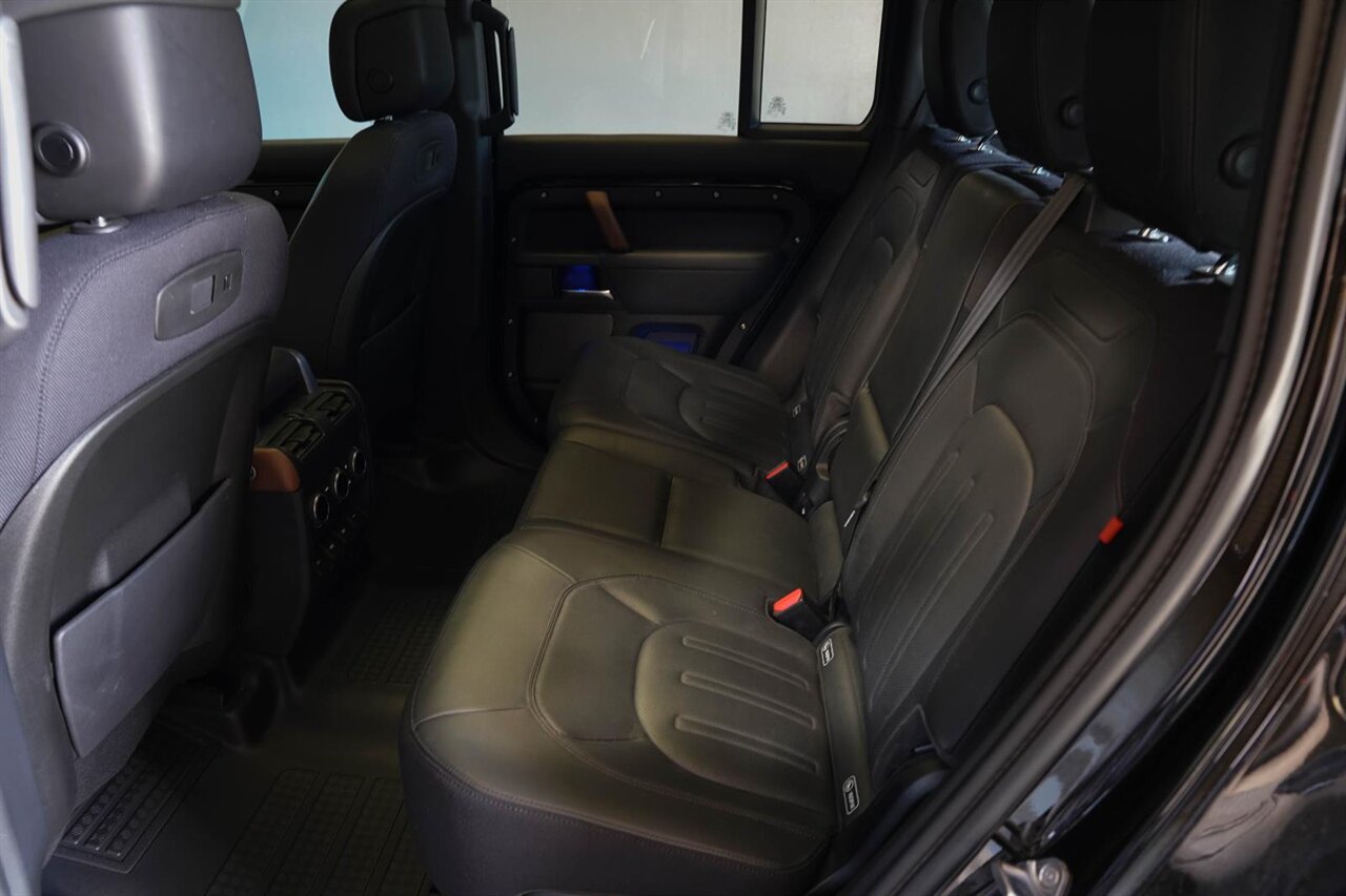 2020 Land Rover Defender 110 X  Panoramic Sunroof - Open County A/T Tires - Photo 17 - Victorville, CA 92392