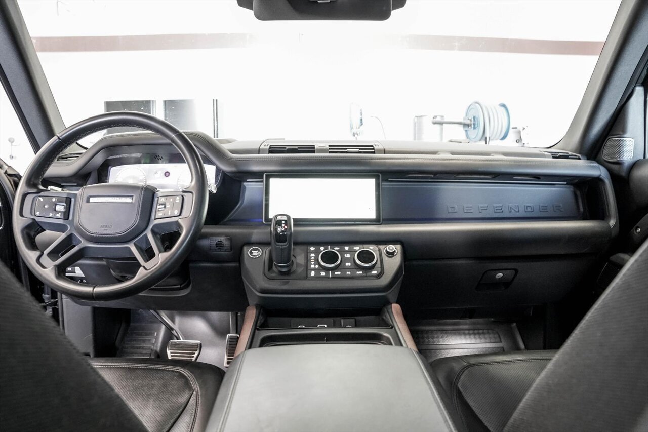 2020 Land Rover Defender 110 X  Panoramic Sunroof - Open County A/T Tires - Photo 18 - Victorville, CA 92392