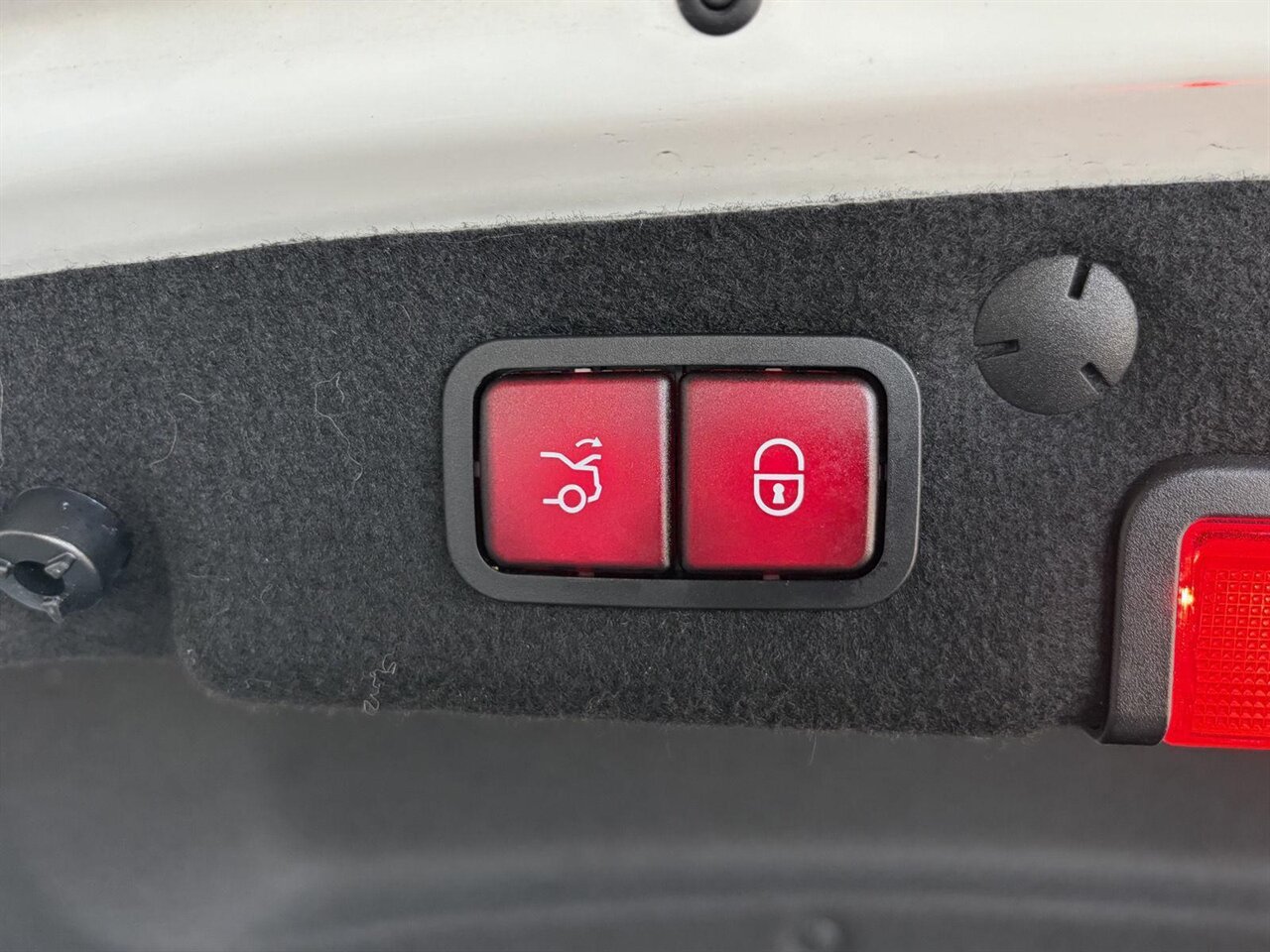 2020 Mercedes-Benz AMG C 43   - Photo 27 - Victorville, CA 92392