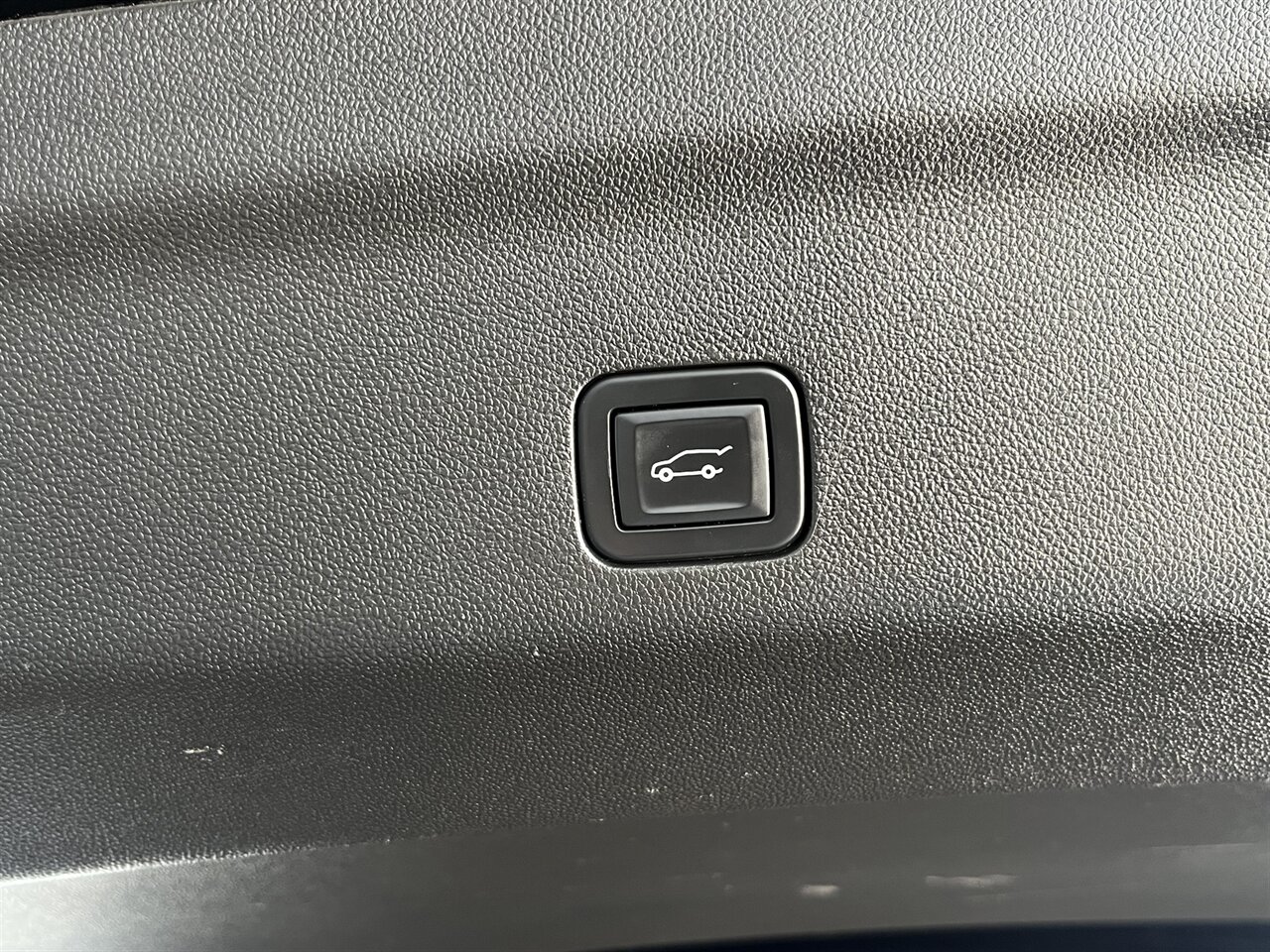 2021 Chevrolet Tahoe RST Dual Entertainment Screens - Photo 32 - Victorville, CA 92392