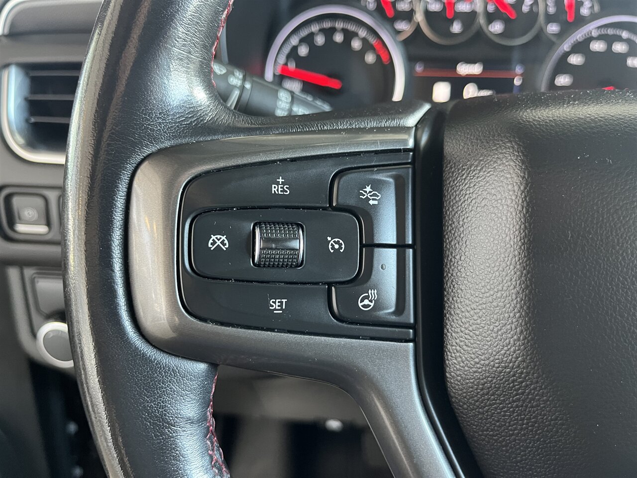 2021 Chevrolet Tahoe RST Dual Entertainment Screens - Photo 12 - Victorville, CA 92392