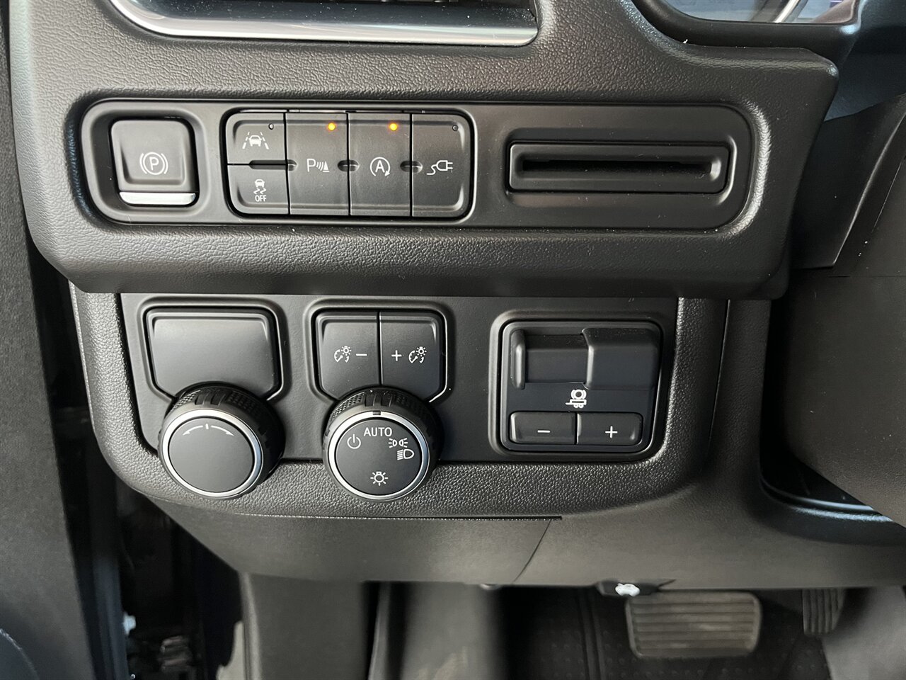 2021 Chevrolet Tahoe RST Dual Entertainment Screens - Photo 14 - Victorville, CA 92392