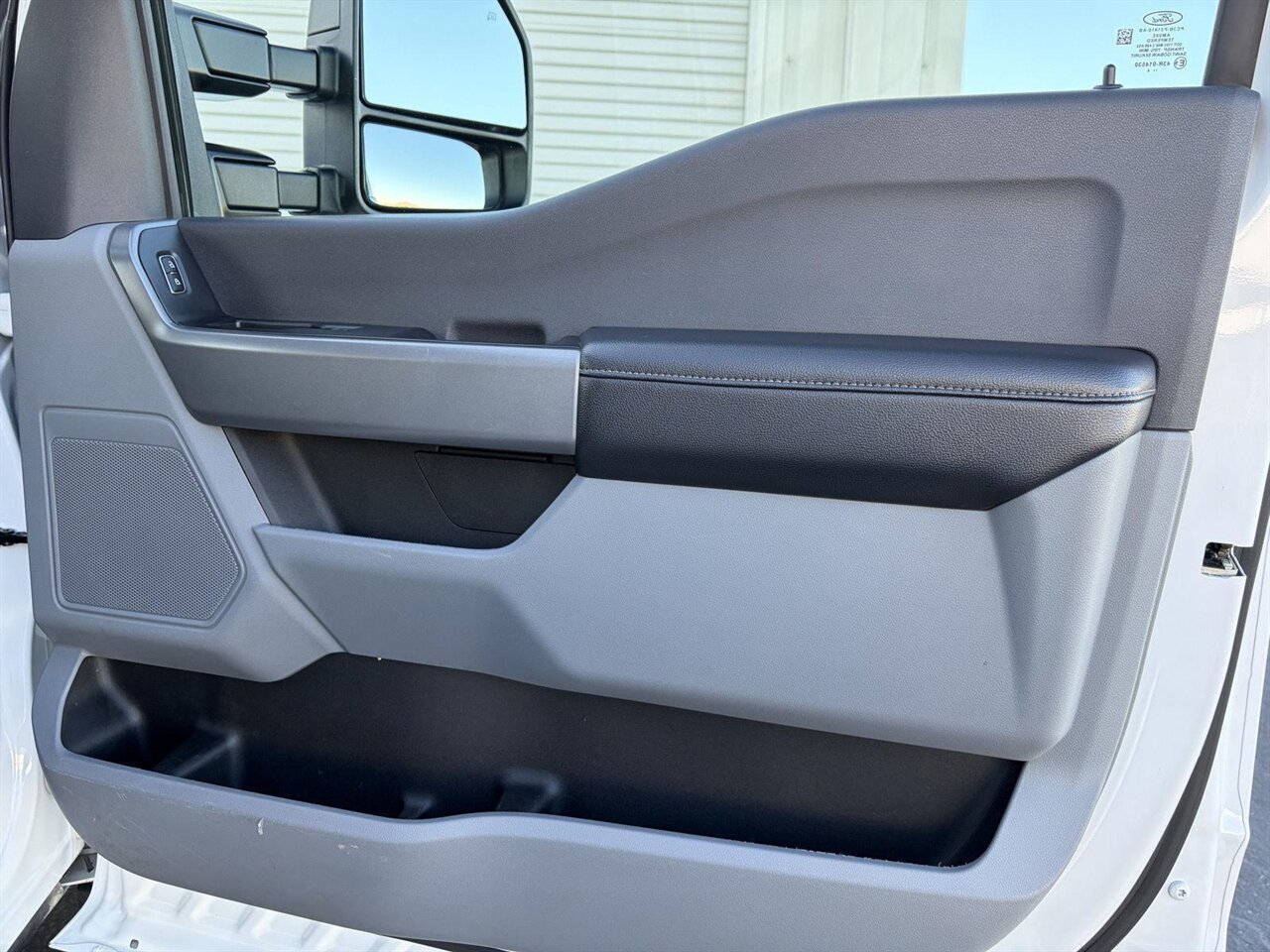 2024 Ford F-250 Super Duty XLT   - Photo 26 - Victorville, CA 92392