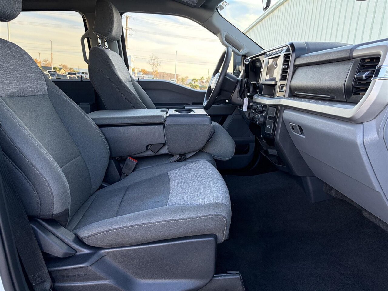 2024 Ford F-250 Super Duty XLT   - Photo 24 - Victorville, CA 92392