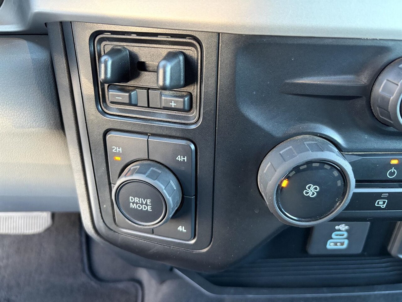 2024 Ford F-250 Super Duty XLT   - Photo 19 - Victorville, CA 92392