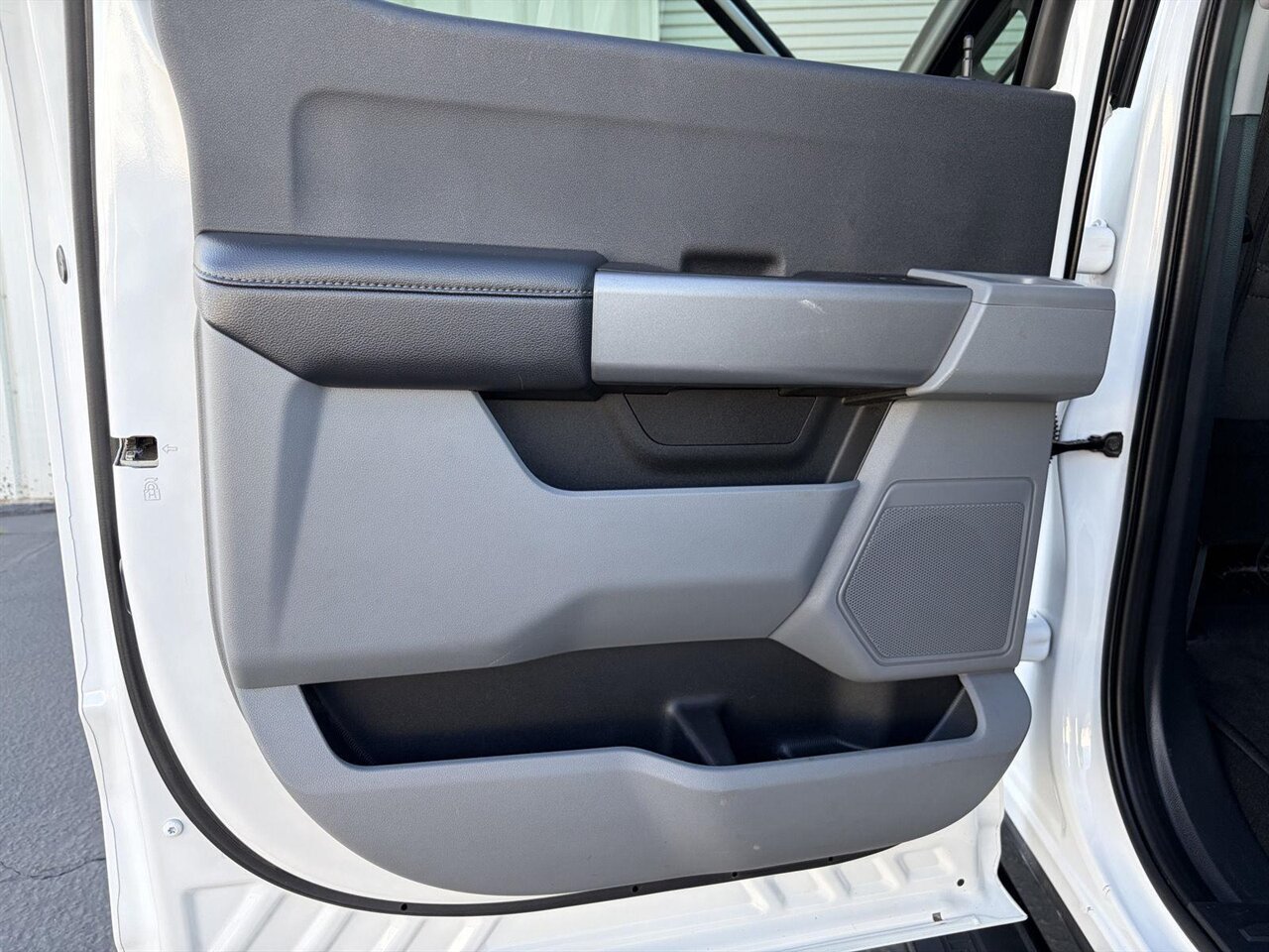 2024 Ford F-250 Super Duty XLT   - Photo 21 - Victorville, CA 92392