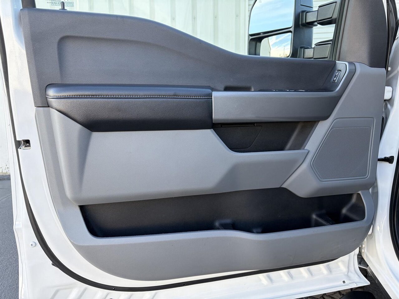 2024 Ford F-250 Super Duty XLT   - Photo 16 - Victorville, CA 92392