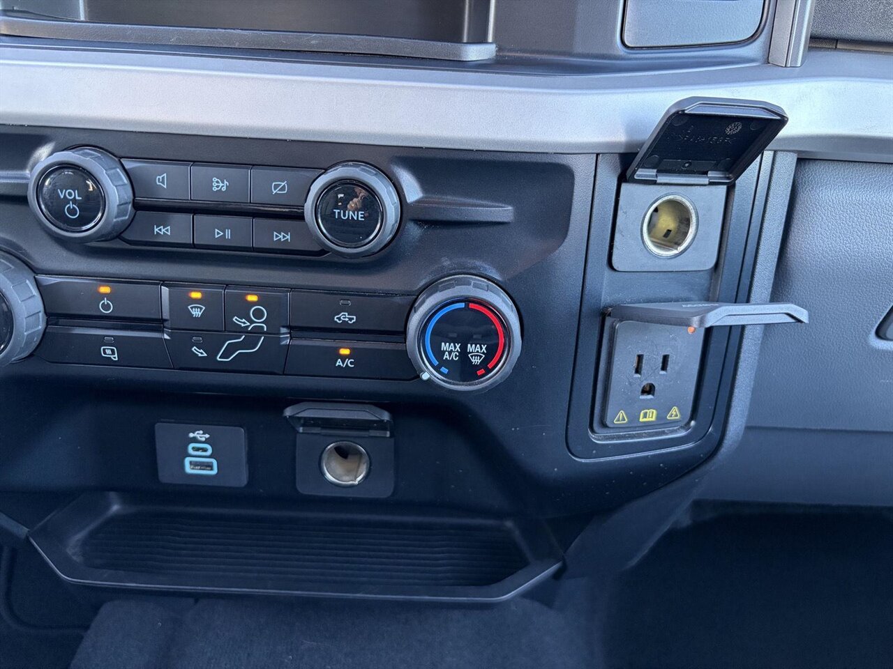 2024 Ford F-250 Super Duty XLT   - Photo 30 - Victorville, CA 92392