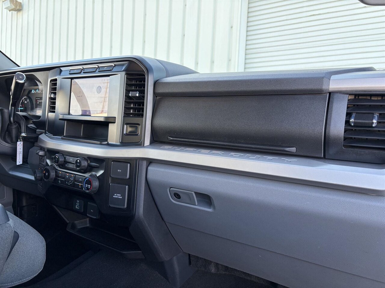2024 Ford F-250 Super Duty XLT   - Photo 25 - Victorville, CA 92392