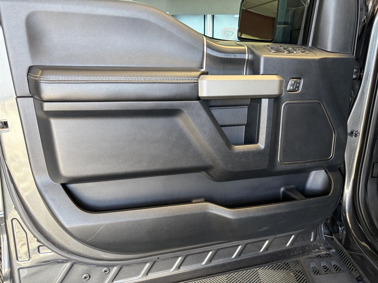 2019 Ford F-150 Raptor  One Owner Low Miles! - Photo 15 - Victorville, CA 92392