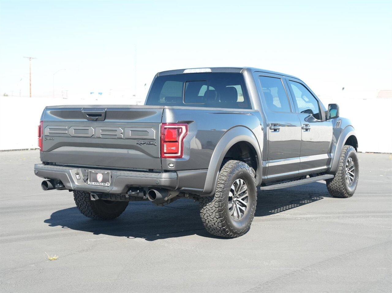 2019 Ford F-150 Raptor One Owner Low Miles! - Photo 11 - Victorville, CA 92392
