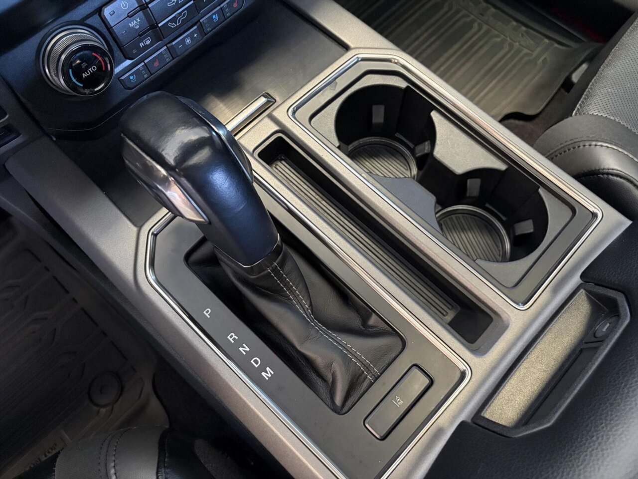 2019 Ford F-150 Raptor  One Owner Low Miles! - Photo 18 - Victorville, CA 92392