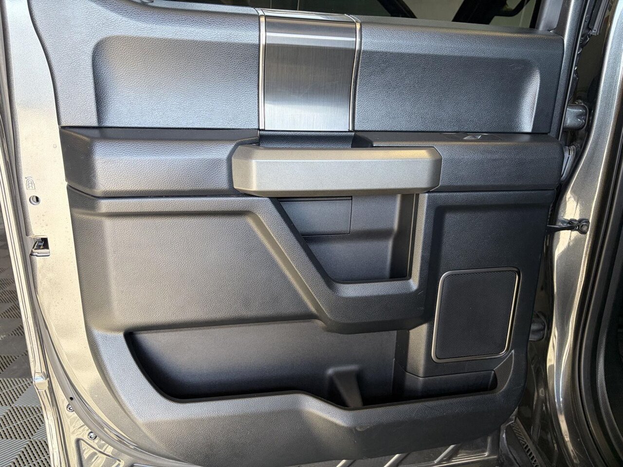 2019 Ford F-150 Raptor  One Owner Low Miles! - Photo 23 - Victorville, CA 92392