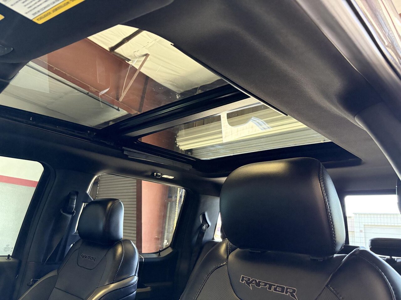 2019 Ford F-150 Raptor One Owner Low Miles! - Photo 16 - Victorville, CA 92392