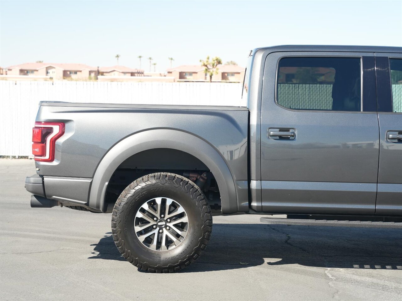 2019 Ford F-150 Raptor  One Owner Low Miles! - Photo 10 - Victorville, CA 92392