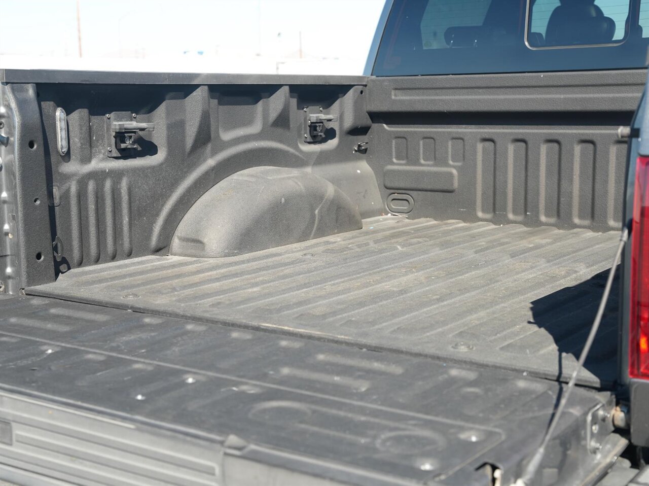 2019 Ford F-150 Raptor  One Owner Low Miles! - Photo 12 - Victorville, CA 92392