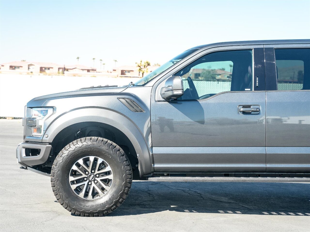 2019 Ford F-150 Raptor  One Owner Low Miles! - Photo 6 - Victorville, CA 92392