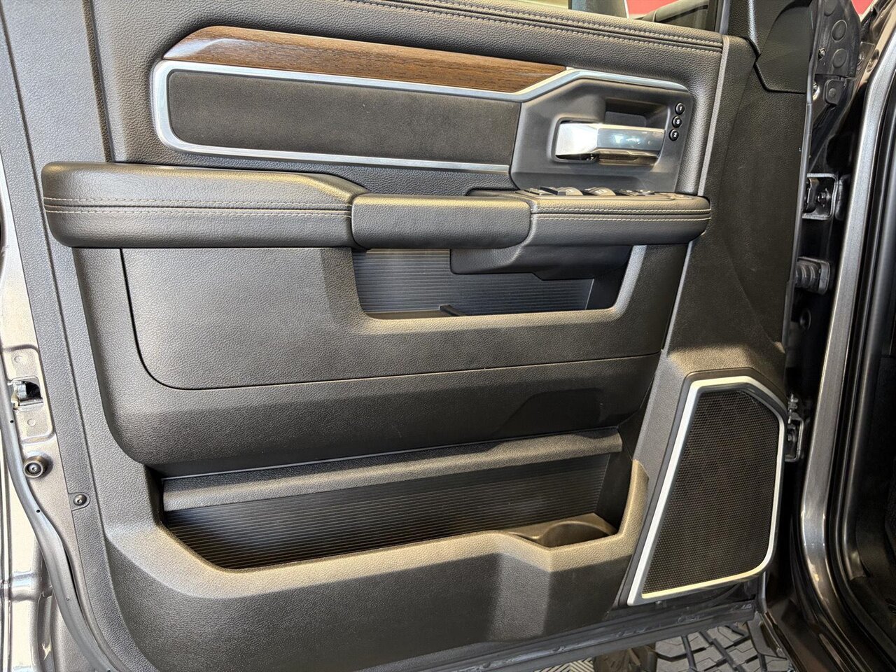 2024 RAM 2500 Laramie  Level Kit - KMC Wheels - Nitto Tires - Photo 19 - Victorville, CA 92392