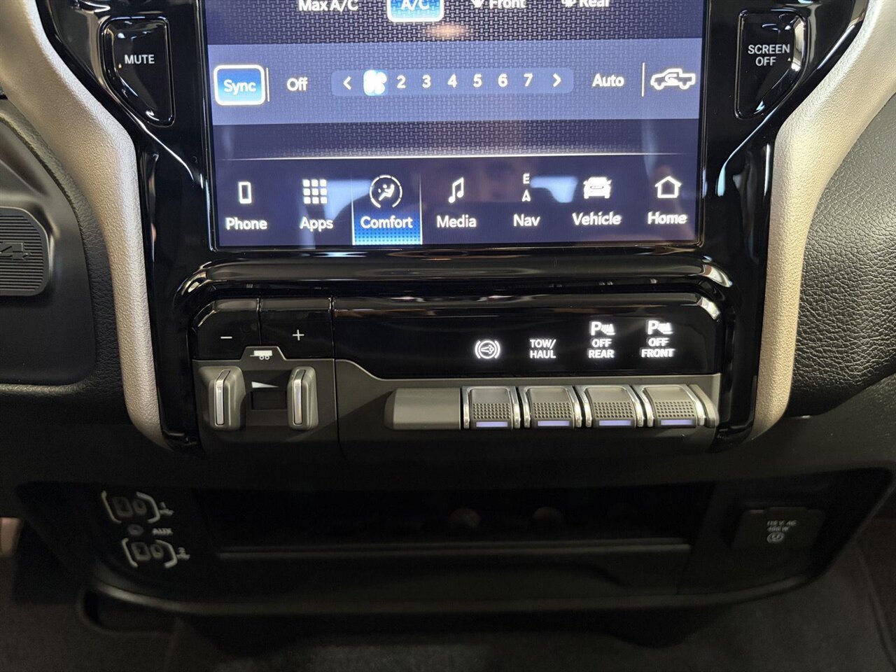 2024 RAM 2500 Laramie  Level Kit - KMC Wheels - Nitto Tires - Photo 33 - Victorville, CA 92392