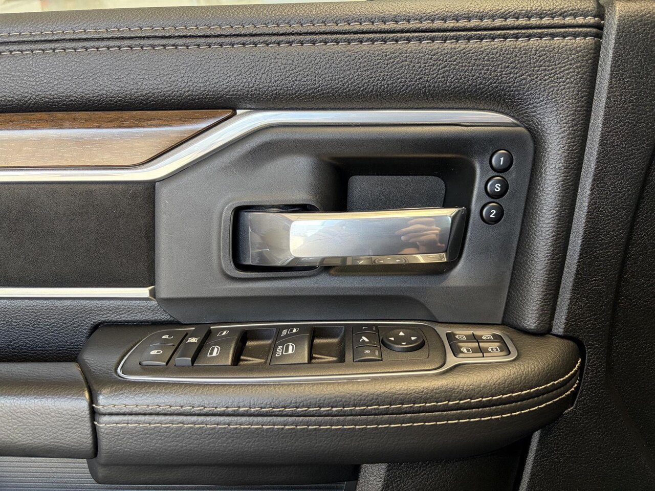 2024 RAM 2500 Laramie  Level Kit - KMC Wheels - Nitto Tires - Photo 22 - Victorville, CA 92392