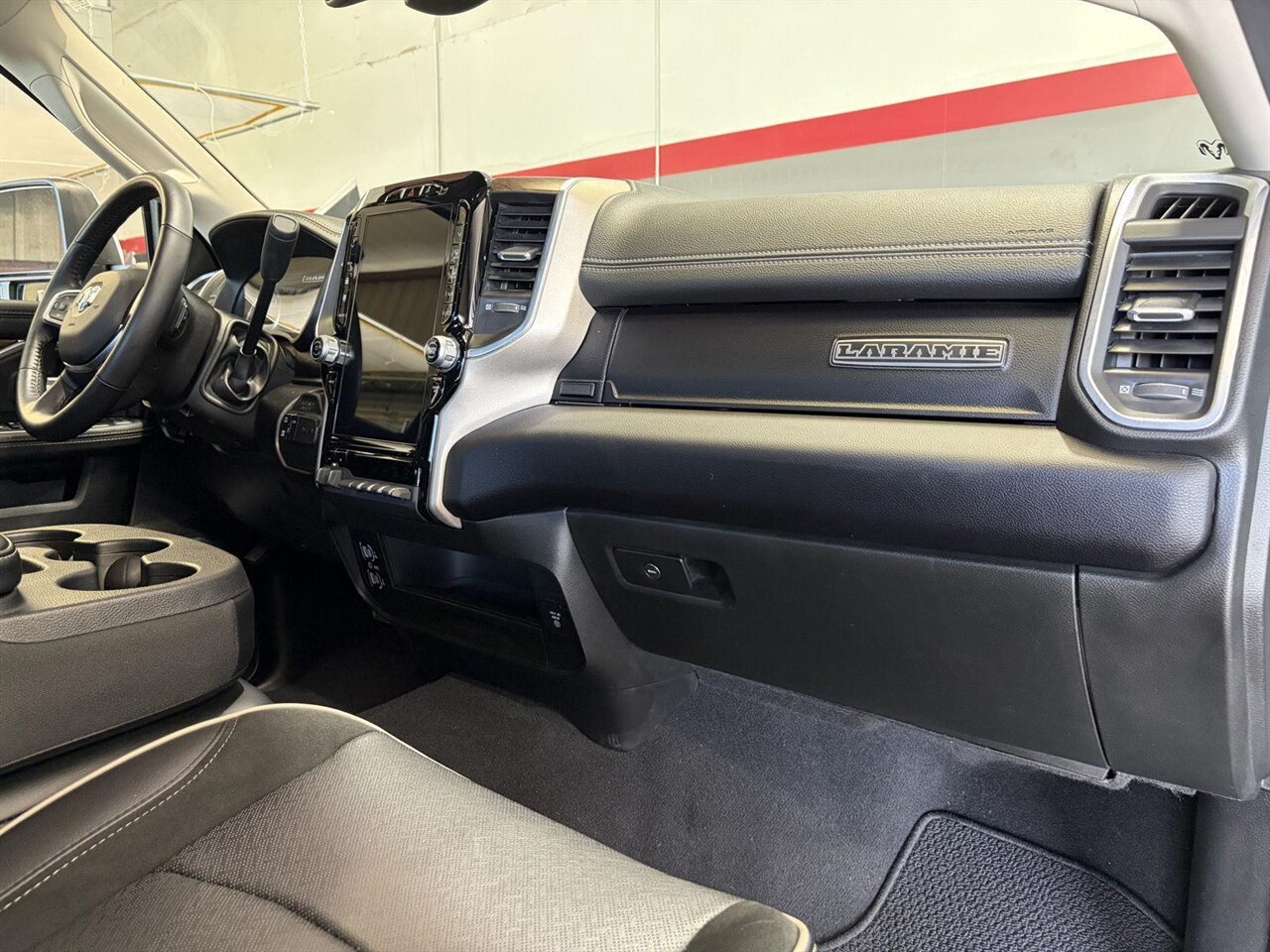 2024 RAM 2500 Laramie  Level Kit - KMC Wheels - Nitto Tires - Photo 36 - Victorville, CA 92392