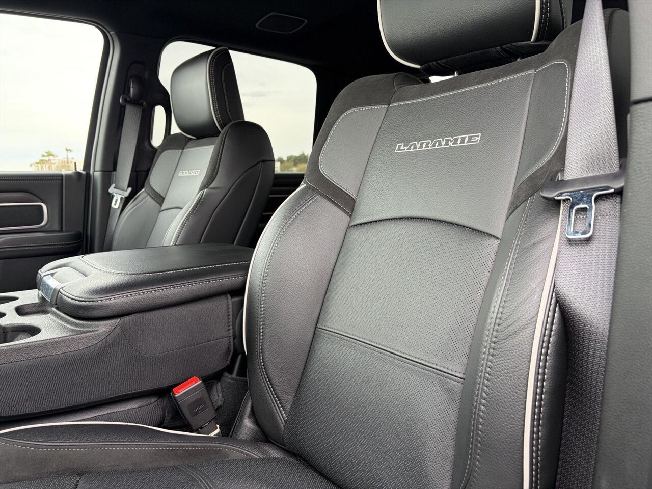 2026 RAM 2500 Laramie   - Photo 12 - Victorville, CA 92392
