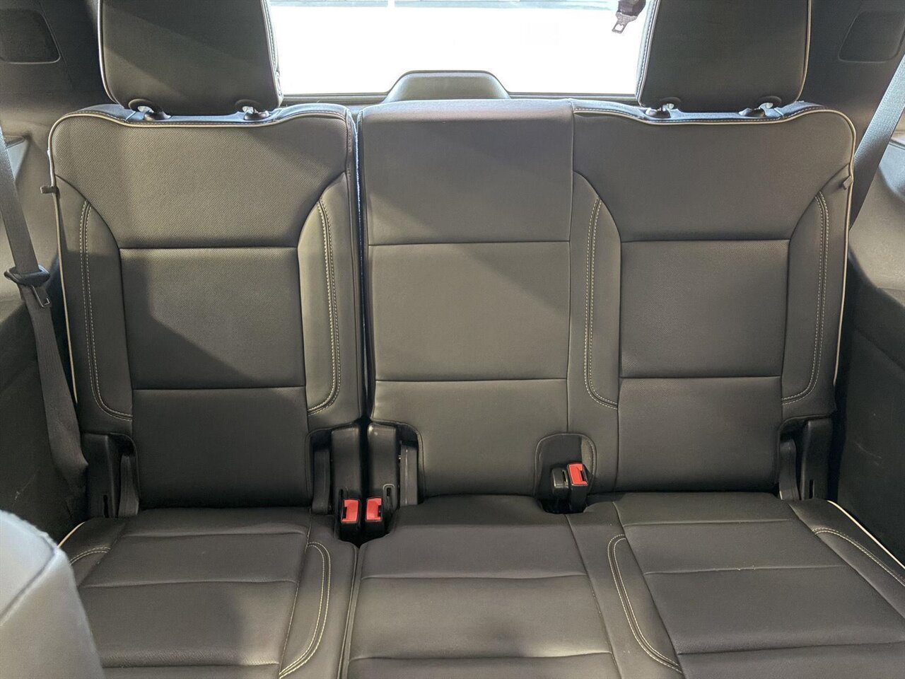 2021 Chevrolet Tahoe Premier   - Photo 34 - Victorville, CA 92392