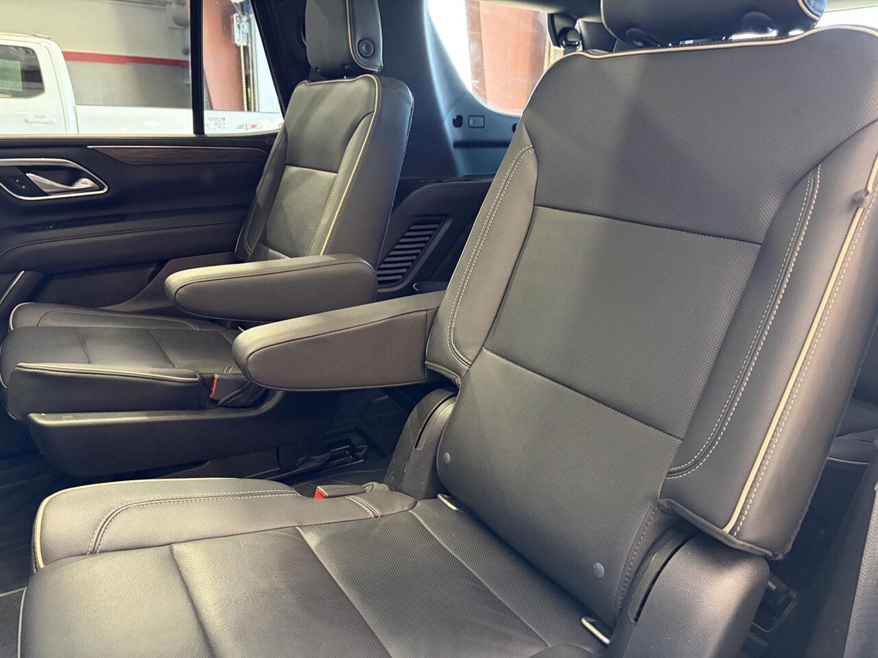 2021 Chevrolet Tahoe Premier   - Photo 22 - Victorville, CA 92392