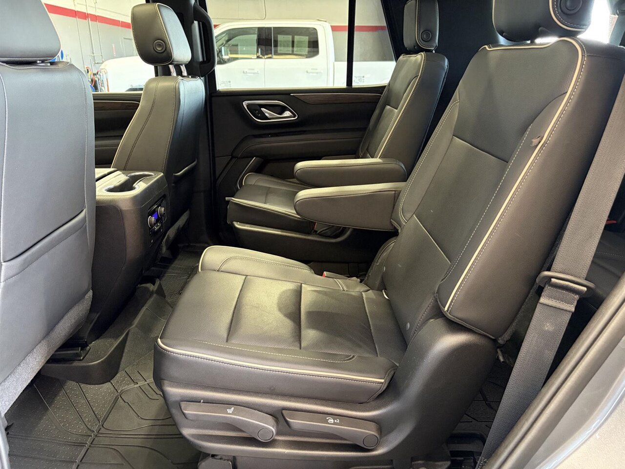 2021 Chevrolet Tahoe Premier   - Photo 21 - Victorville, CA 92392
