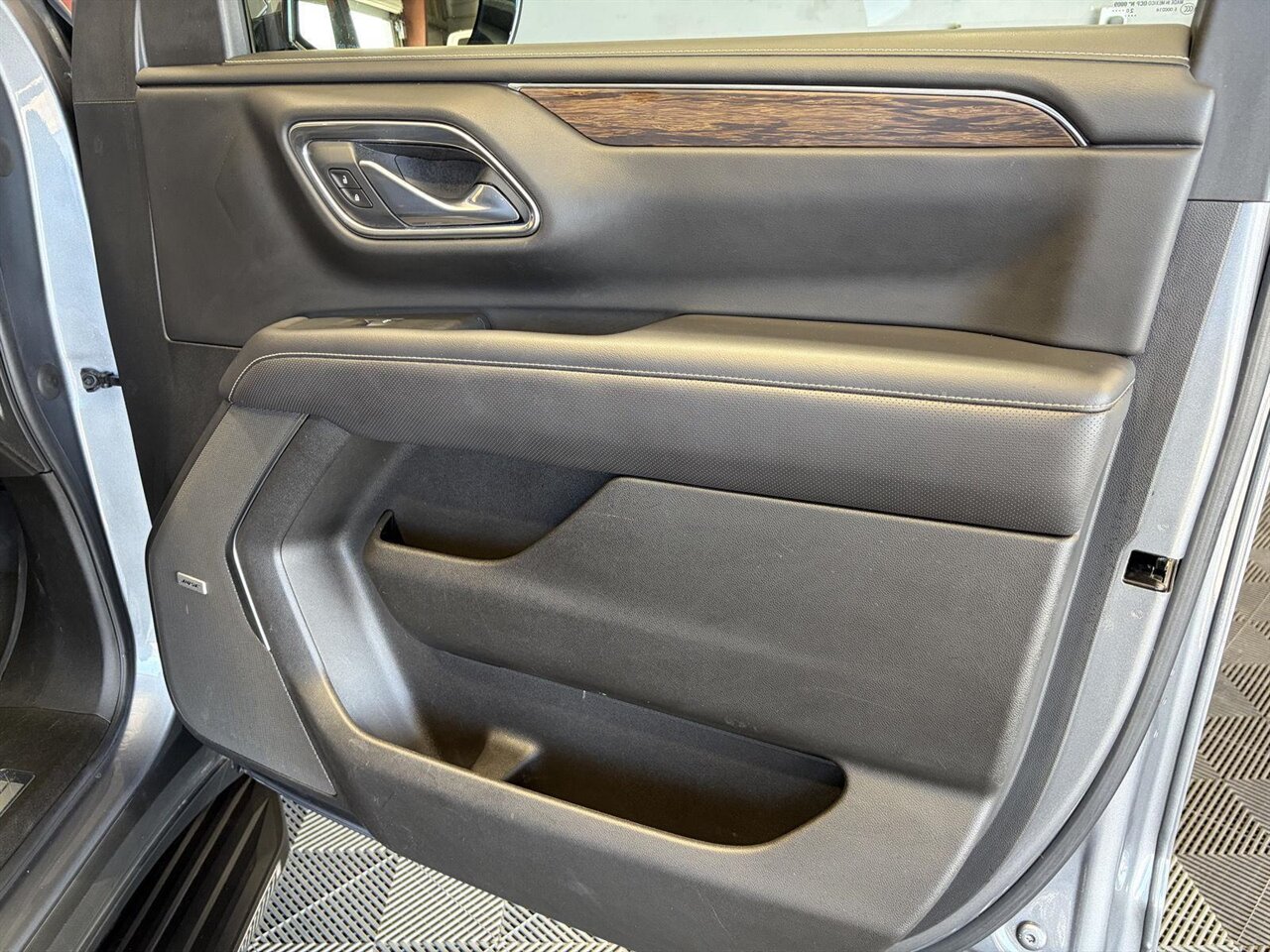 2021 Chevrolet Tahoe Premier   - Photo 29 - Victorville, CA 92392